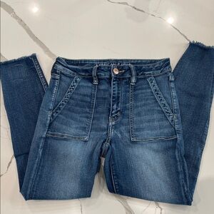 American Eagle Outfitters Women's Dark Blue Cropped Jeans